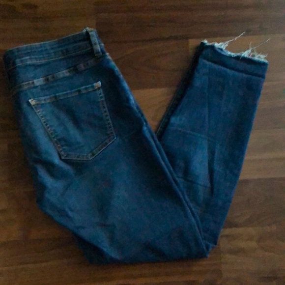 Zara Ripped Skinny Jeans - Picture 3 of 6